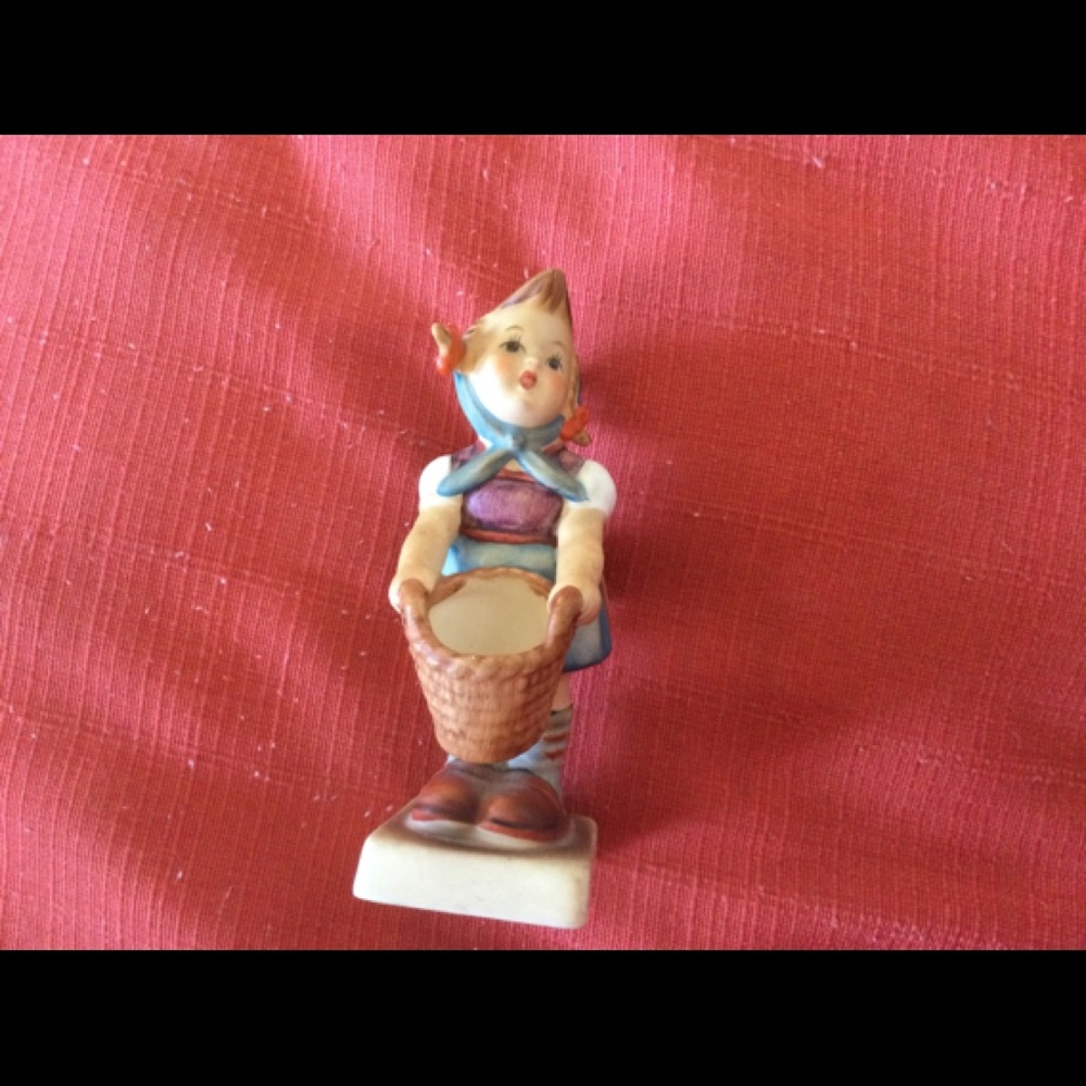 Vintage Hummel Little Helper 73